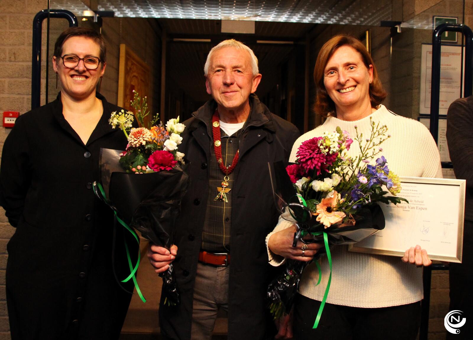 Sonja Van Espen Zonesecretaris Lokale Politie Neteland :  gouden ereteken van Laureaat van de Arbeid sector politie- en civiele veiligheidsdiensten 