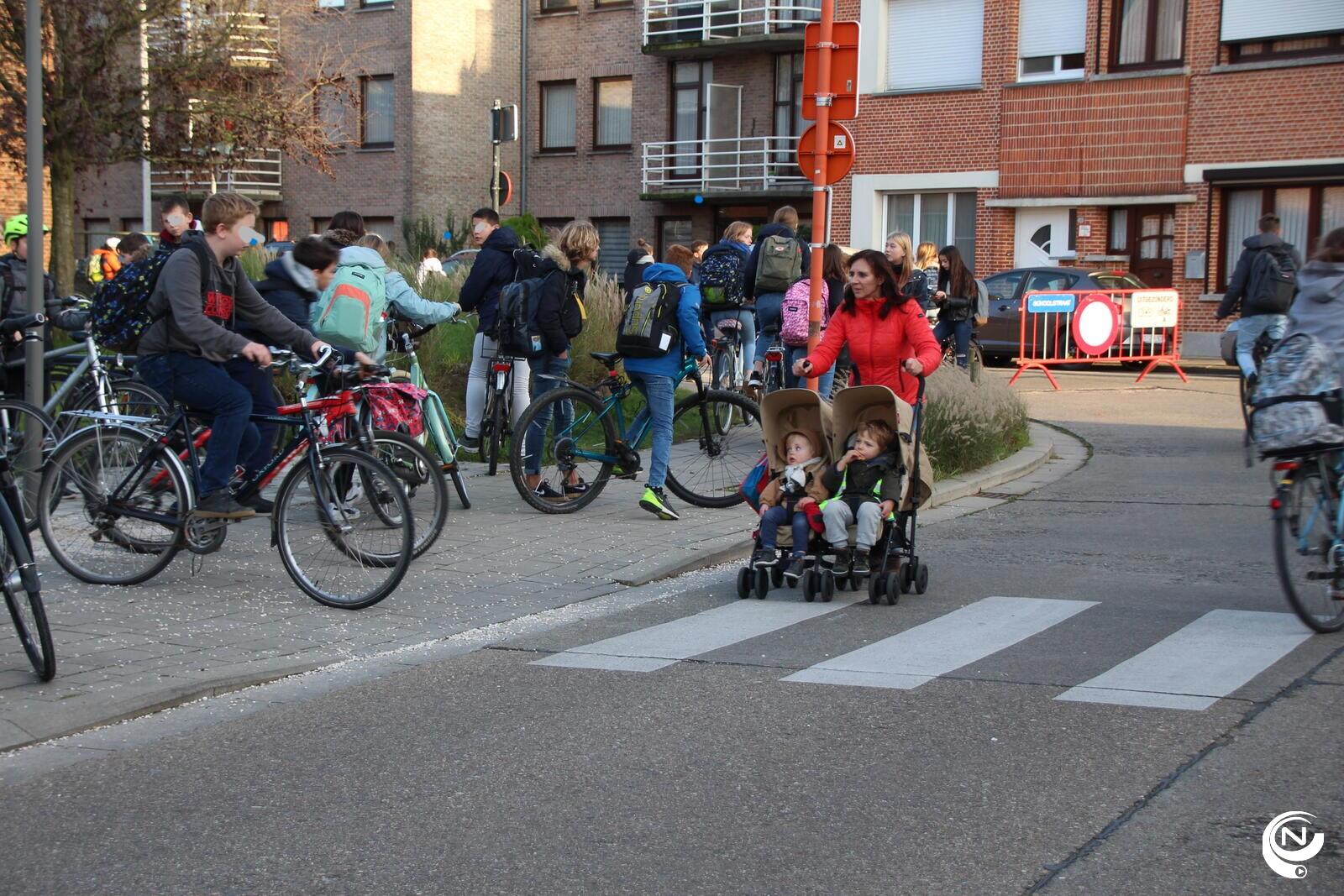 Fietsers op voetpad - foto Johan Temmerman 