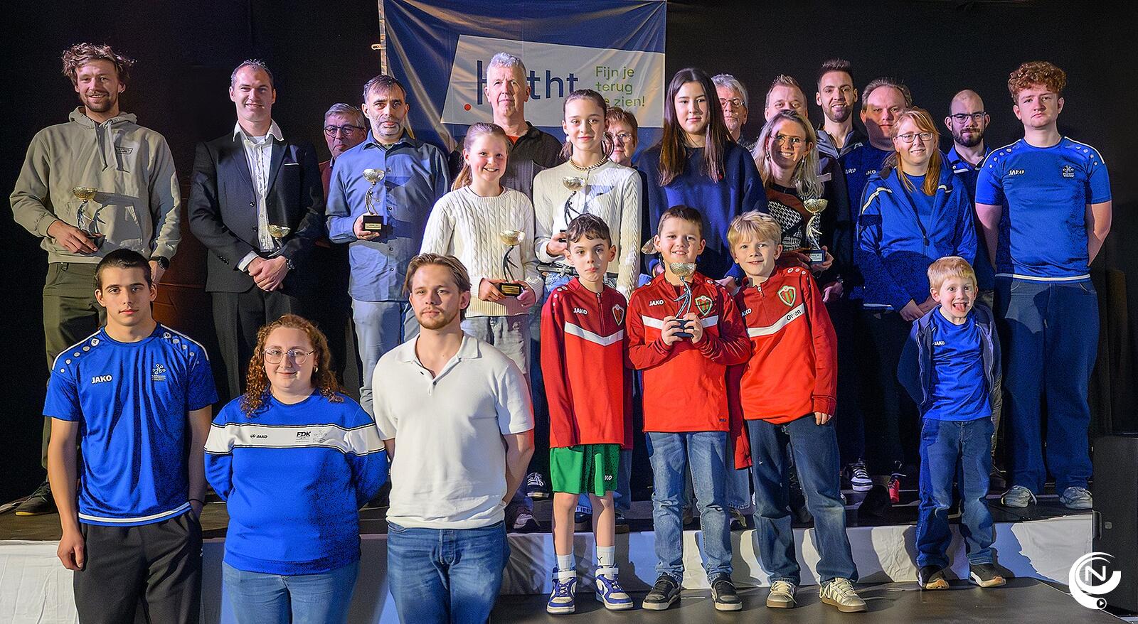 Herenthout heeft vanavond haar sportlaureaten en -kampioenen van 2025 feestelijk gehuldigd in de sporthal van sportcomplex ’t Kapelleke. Het werd een warme en trotse avond, helemaal in het teken van sportieve inzet en sterke prestaties.
