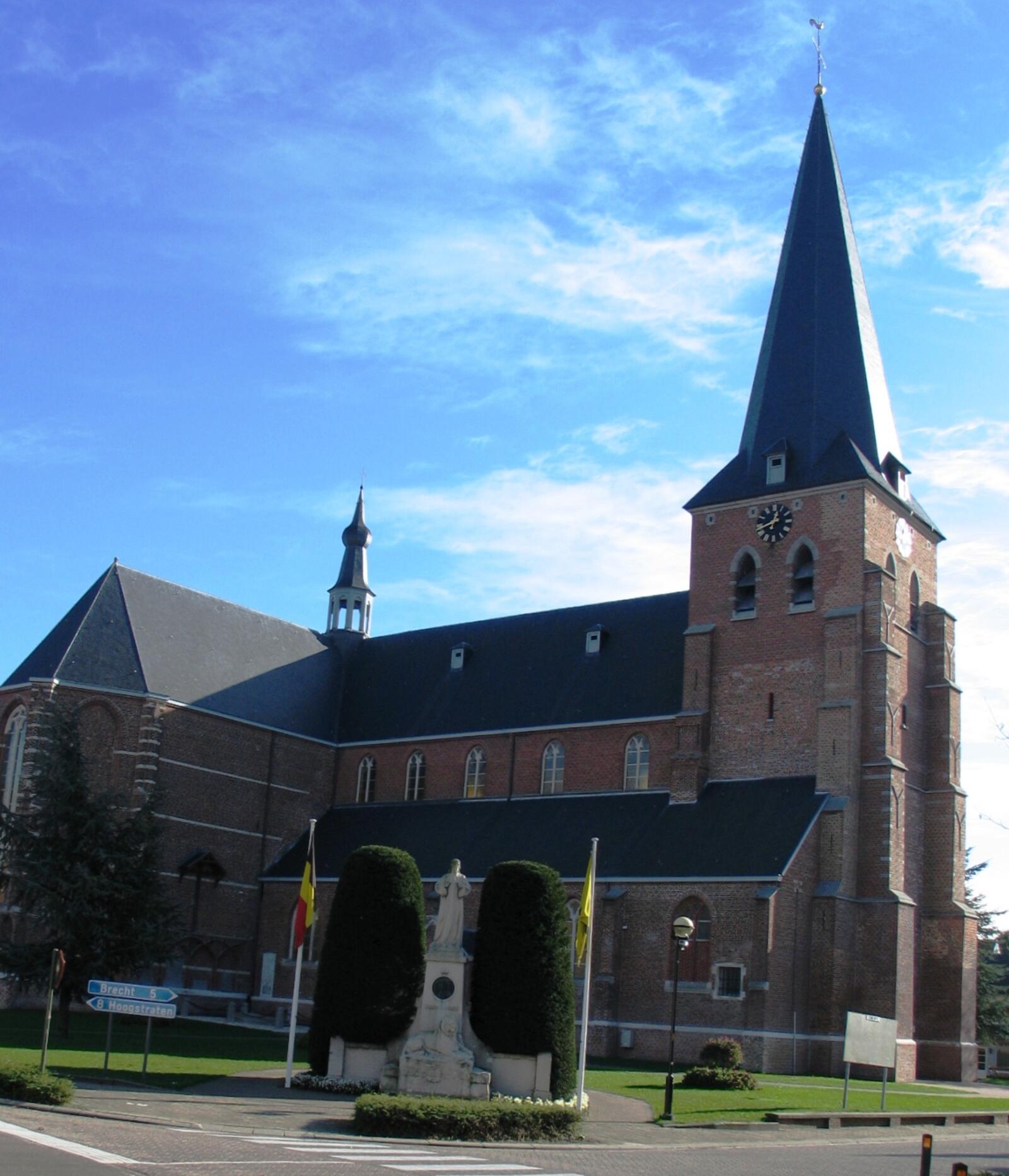 Sint-Petrus-en-Pauluskerk Loenhout