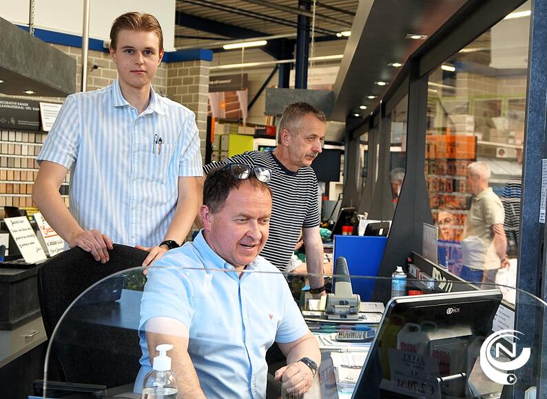 Luc en Walter Verwimp volop in actie met ook de nieuwe generatie bij de succesvolle Opendeurdagen.