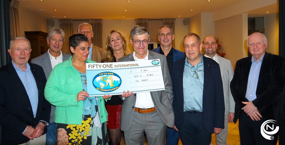Bieke Verhoeven, directie VIBO Oud-Turnhout (gesubsidieerde vrije basisschool voor buitengewoon onderwijs) ontvangt een Club 51-cheque van €2.000