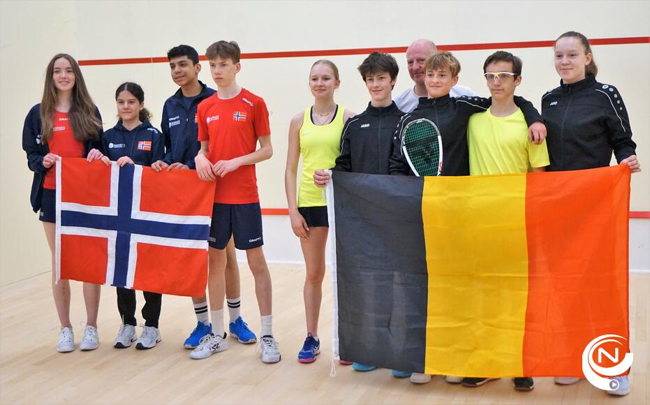 Squash Geel in Praag