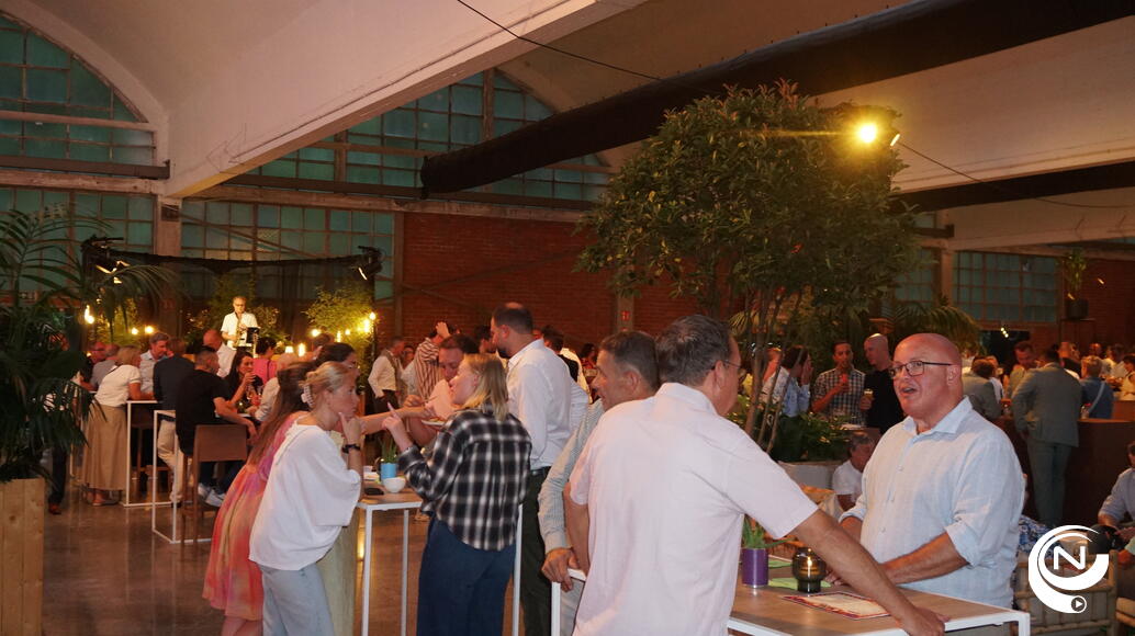 Maandagavond zakten zo'n 900 partners, klanten, medewerkers af naar Golfclub Witbos voor de viering 50 Jaar Agora Culinair. Lekker genieten.
