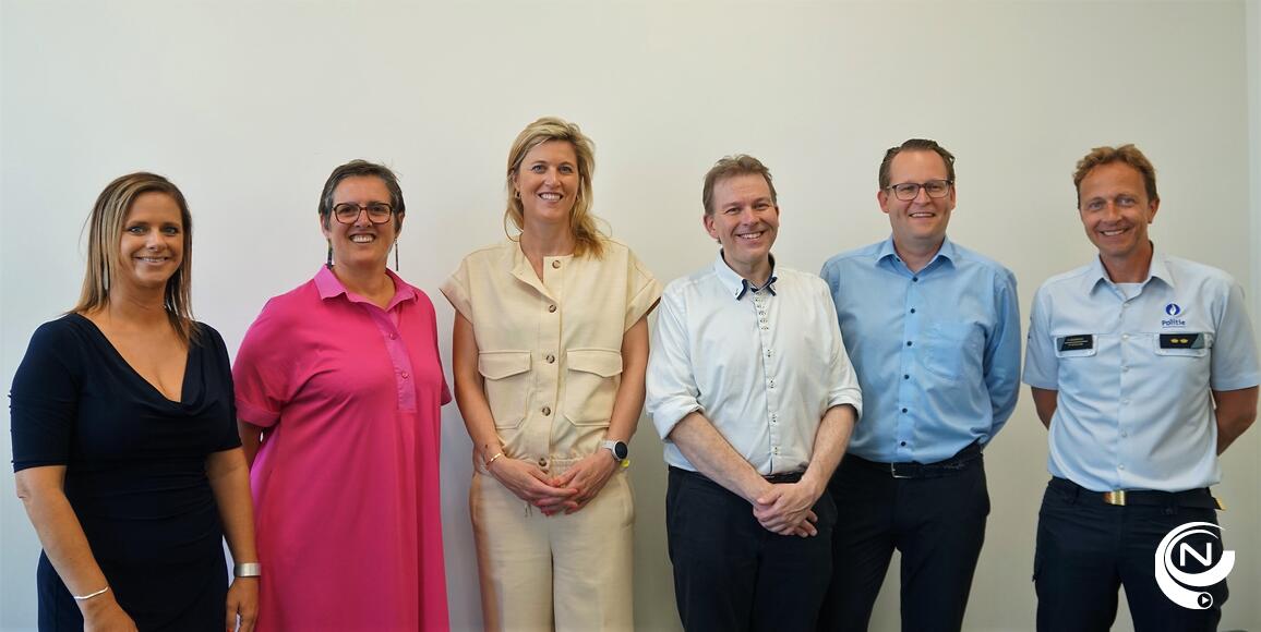 De burgemeesters politiezone Neteland, minister Annelies Verlinden (BZ) en wnd. korpschef Pieter Hendrickx - foto NNieuws