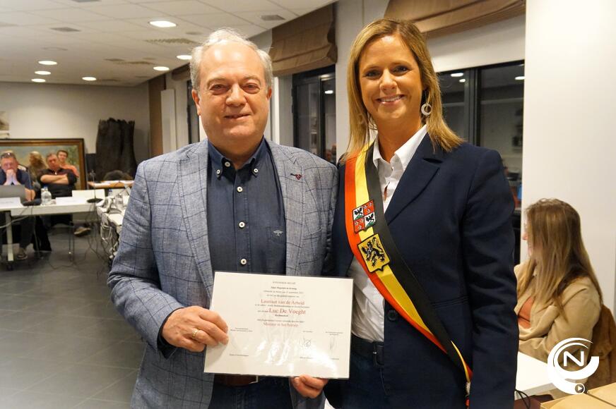 Laureaat Luc De Voeght & burgemeester Marianne Verhaert