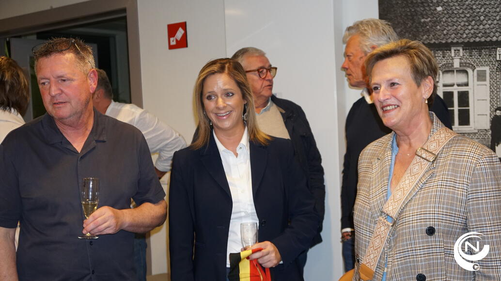 Gezellig napraten in het gemeentehuis