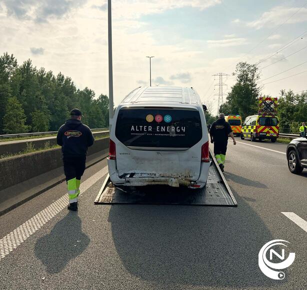 E313 : 2 gewonden bij kop-staart botsing ter hoogte Grobbendonk Herentals-West