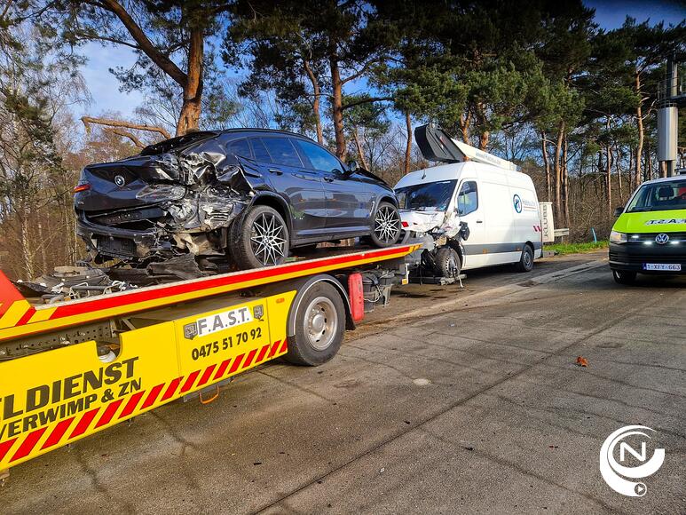 E313 : 3 gewonden bij kop-staart aanrijding aan Herentals-Industrie