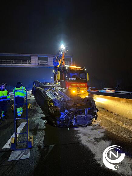 E313 : zwaar ongeval aan Herentals-Oost/Olen  auto over de kop.