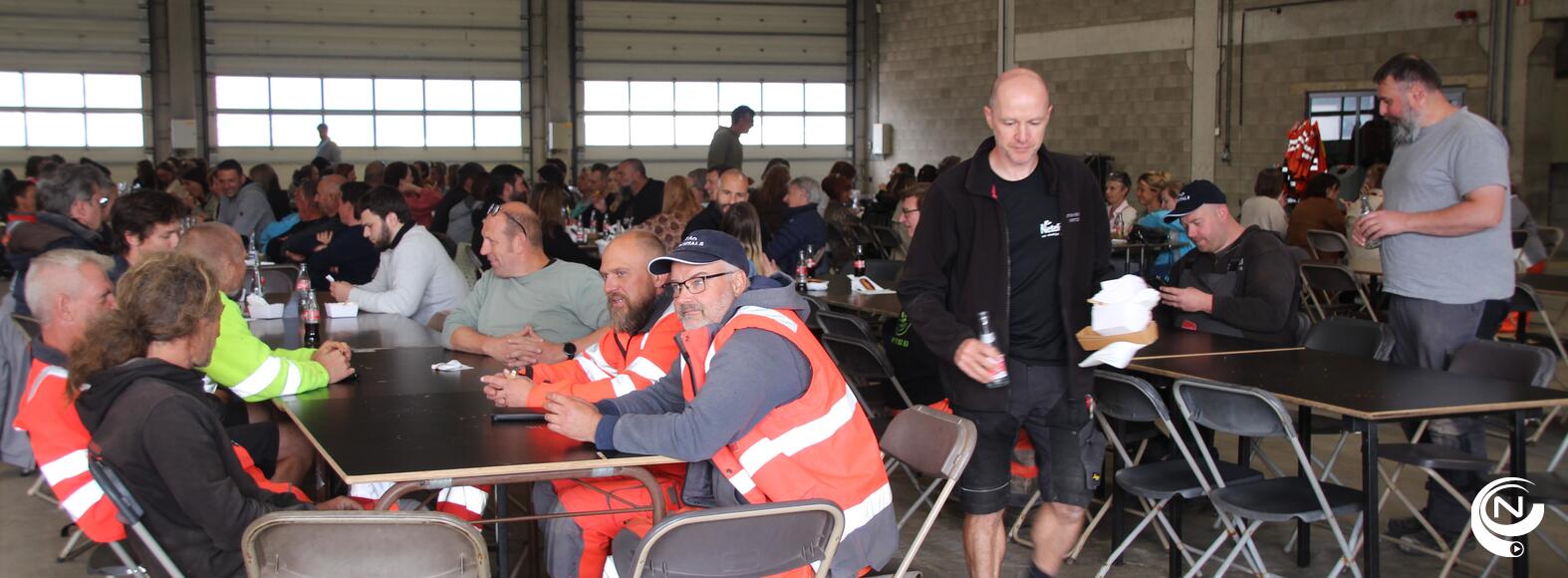 De stedelijke werkplaats op Hemeldonk was voor het stadspersoneel vanmorgen the-place-to-be. Bij de jaarlijkse frietendag mochten zo'n 350 medewerkers aanschuiven.