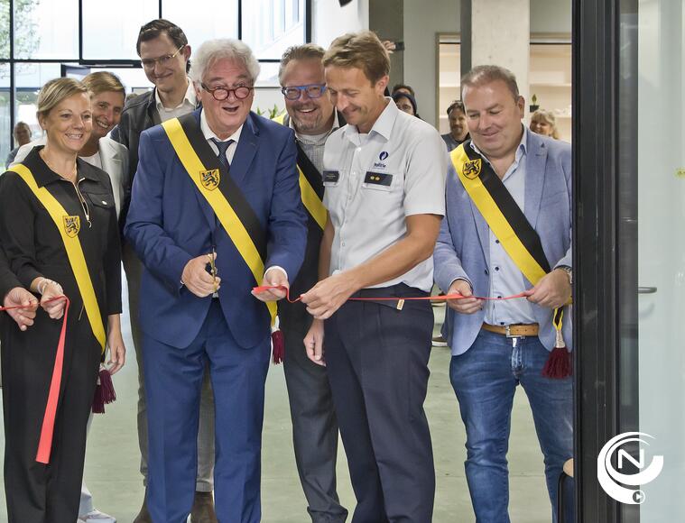 Kunstencampus : schepen Jan Michielsen knipt samen met wnd. korpschef Pieter Hendrickx het lint door