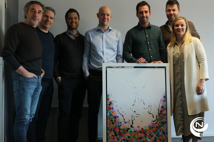 Kunstwerk Denis De Gloire : vlnr dr. Andy Iudicello, dr. Wim Vandesande, dr. Hannes Tytgat, dr. Dries Van Doninck, dr. Maarten Caals, dr. Hans Feyen, dr. Annelien Brauns 