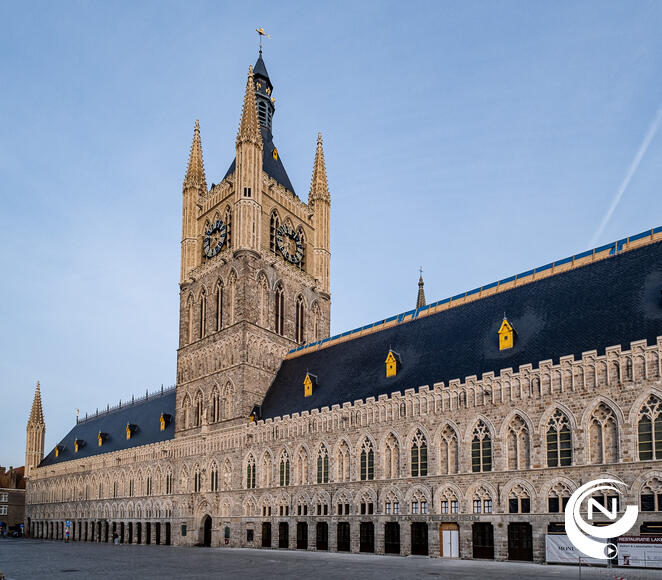 'Haar Halletoren, haar vele brandstraatjes, haar Menenpoort, haar kerkhoven, haar Cockerullecake en haar kattenklauwen en straks ook nog eens drie dagen lang het beste wat straattheater anno 2025 te bieden heeft. 