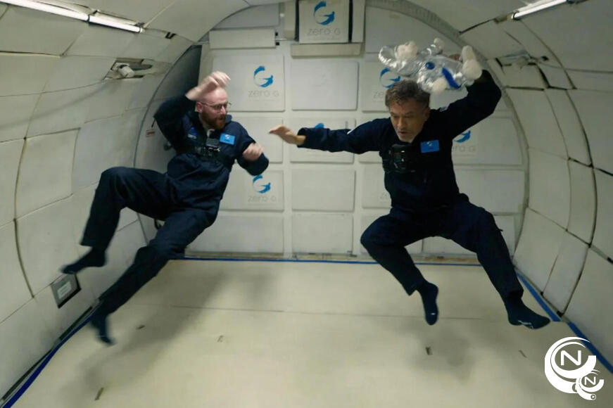 Foto's VRT : Yann Van Royen & Bart Peeters 'in space' bij de NASA Houston.