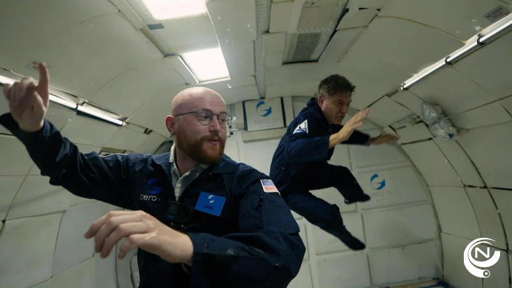 Yann & Bart zwevend bij de NASA Houston 