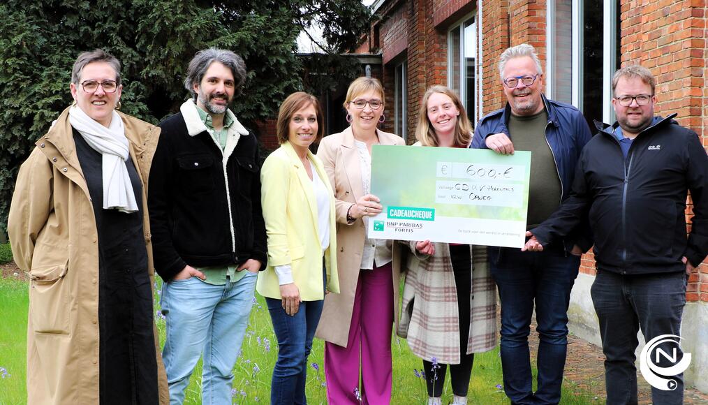 CD&V Herentals met cheque voor Opweg vzw