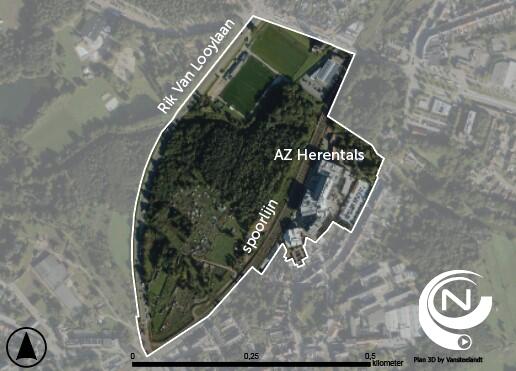  opDe witte contour het stadscentrum geeft het plangebied van PRUP Bruggenbeemd aan.  - bron luchtfoto: 3D Vansteelandt