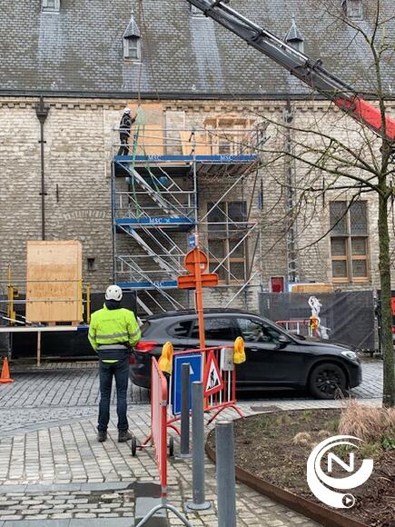 Beelden kunstenaar Fraikin terug thuis op zolder Lakenhal.