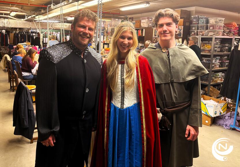 Vanmiddag kwamen o.a. burgemeester Marlon Pareijn (die ridder McNeal speelt) en Gelenaar Ilias Lievens (Berre)  hun kostuum te passen.  Ook Miek Jacobs (heilige Dimpna) trok voor het eerst haar nieuwe Dimpnakleed aan.