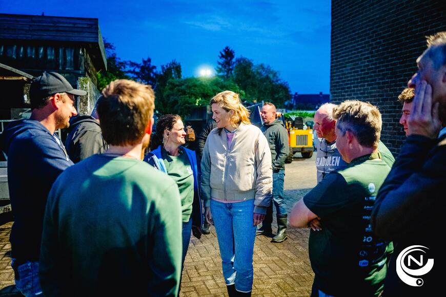 Gladiolen kreeg vanavond minister Annelies Verlinden van Binnenlandse Zaken op bezoek.  De bekende politica kreeg een gedetailleerde rondleiding voor en achter de schermen.