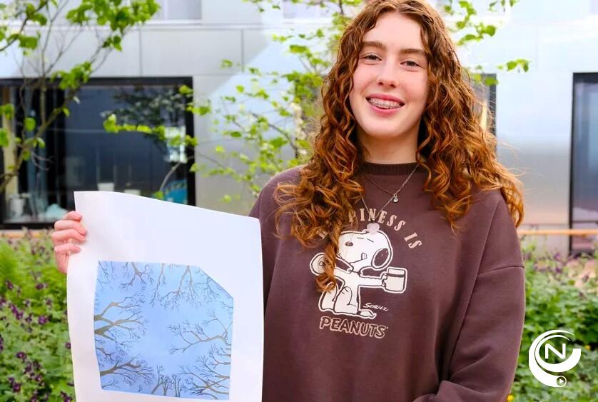 "Ik vind het eerlijk gezegd wel spannend om het nu levensgroot te zien. Maar ik ben ook heel fier dat het mijn ontwerp is geworden", zegt Zoë.   De replica is tijdens de openingsuren van kunstenfestival STORMLoop te bezichtigen, dat van 8 tot 24 mei plaatsvindt in Herentals.
