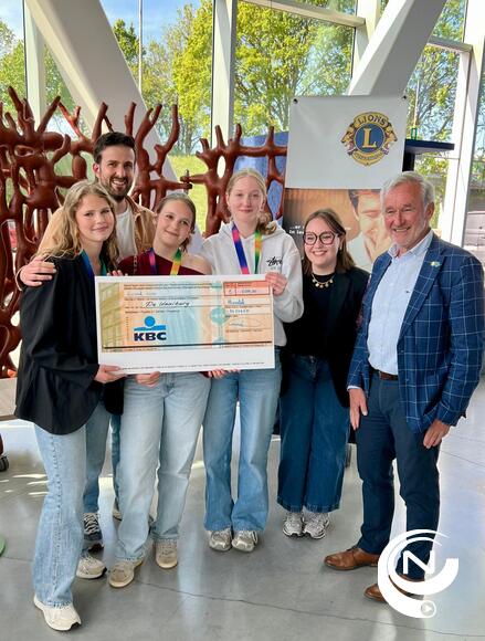 De verdiende winnaars : 1e Prijs De Waaiburg