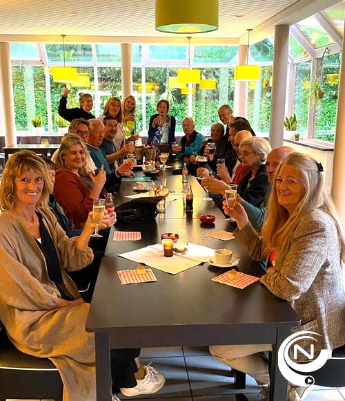 Nog een verdiende toast op het succes : 'Dank u! Congrats!'