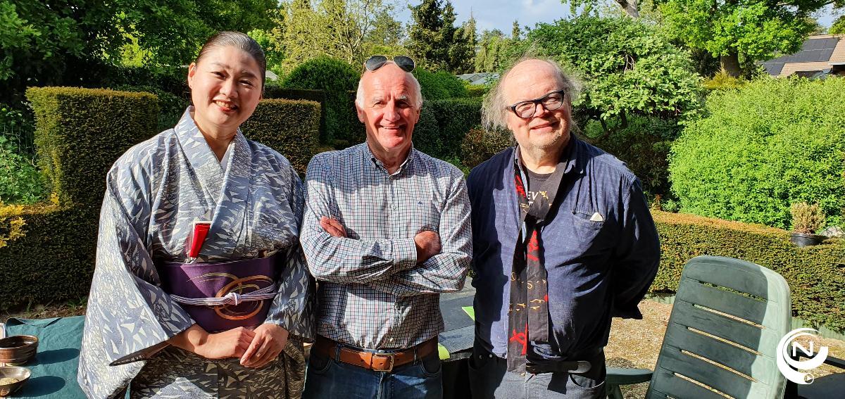 In het midden Marc Helsen, links de Japanse Keiko en rechts Guy Verellen