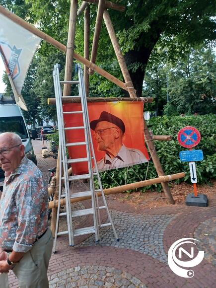 Eerbetoon aan De Moeze