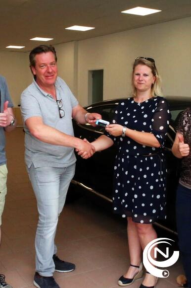 Gert De Neve in 2017 : met een gelukkige winnares van een Octopus-wedstrijd