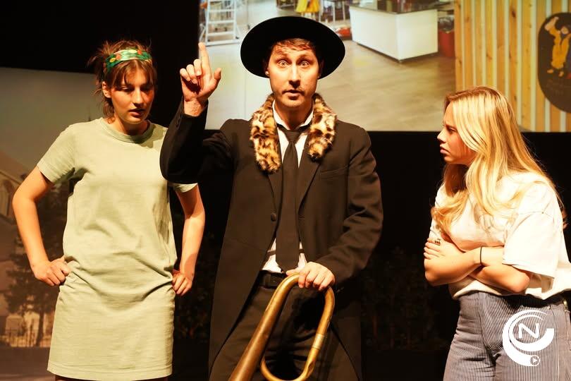 Hertalse Revue Theaterspektakel niet te missen -  foto Alex Leys