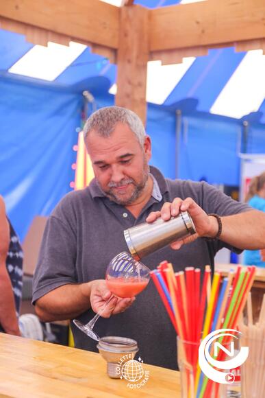 Ronde van Noorderwijk : de cocktails van Patrick Caers - met of zonder alco - kenden massaal veel succes  - foto's Colette Huysmans fotografie