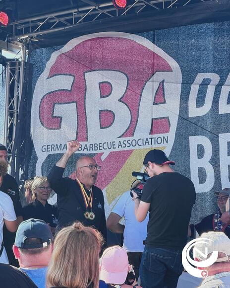 Tony Ver Berne fier als een gieter in Stuttgart DE