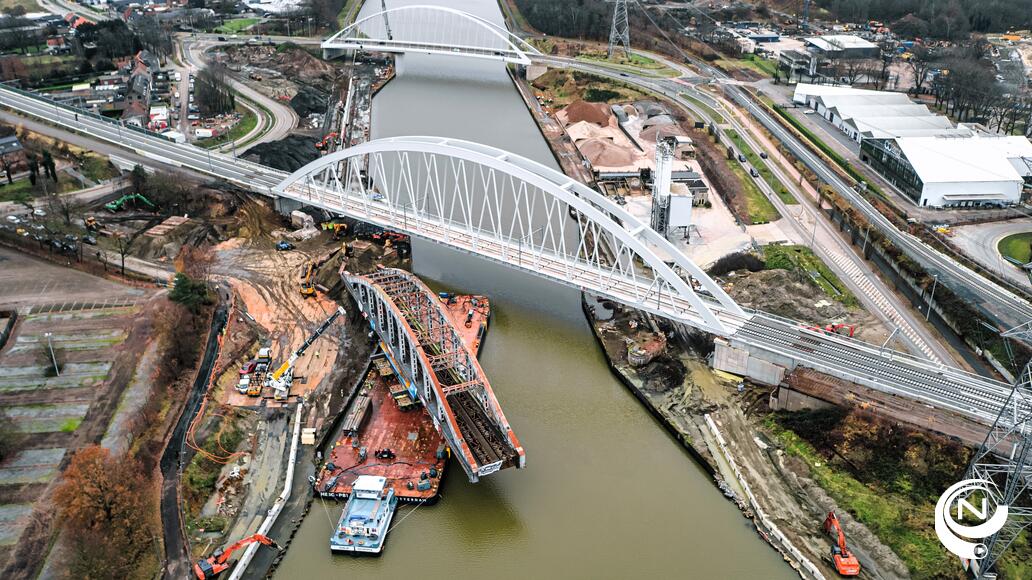 Luchtfoto : afbraak van spoorbrug Lierseweg Herentals - foto Vlaamse Waterweg NV