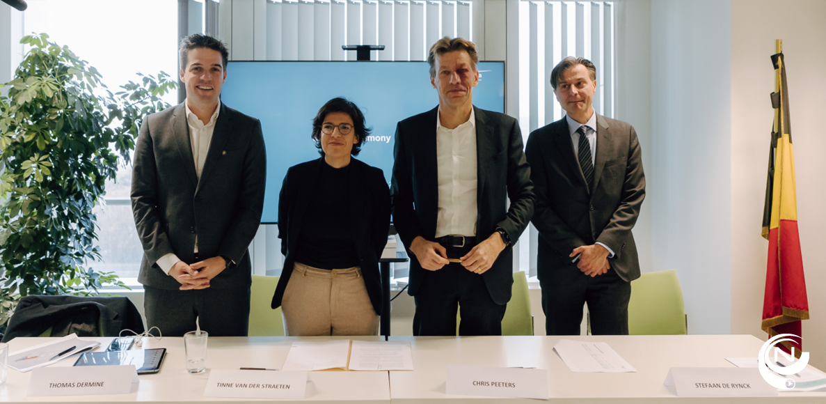 Minister van Energie Tinne Van der Straeten, staatssecretaris voor Relance en Strategische Investeringen Thomas Dermine en Stefaan de Rynck, hoofd van de Vertegenwoordiging van de Europese Commissie in België 