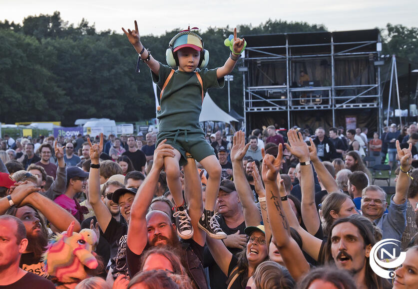 Alle generaties genieten op NFB :  jong geleerd is oud gedaan mét het metalteken 