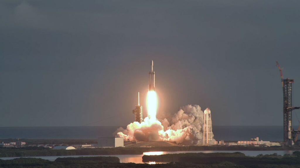 credits NASA A SpaceX Falcon Heavy rocket with NASA’s Nancy Grace Roman Telescope on board is seen transiting the sun during launch from Launch Complex 39A, Sunday, Aug. 30, 2026, at NASA’s Kennedy Space Center in Florida. NASA