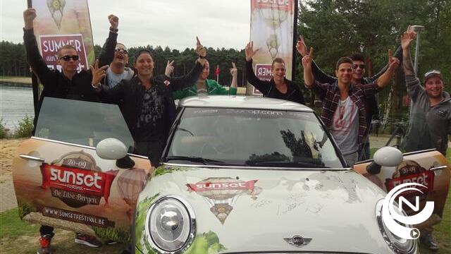 Bezoekers Sunset Festival kunnen gesigneerde Mini winnen