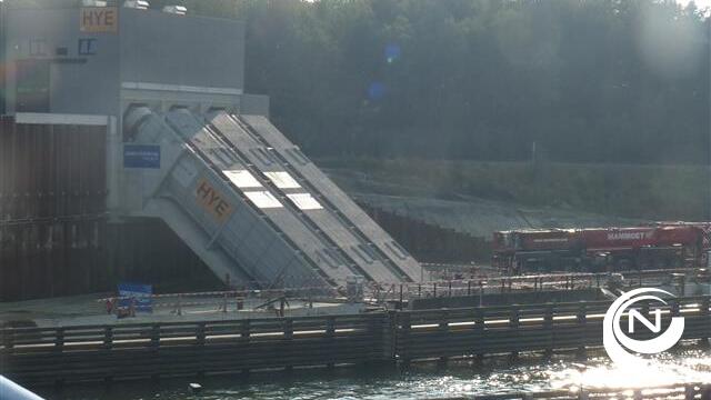 Jaaroverzicht september 2013: grote vijzels geplaatst aan Sas Olen 