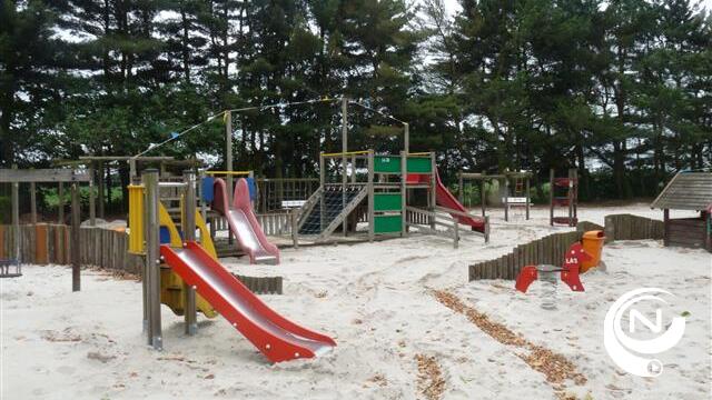 Speeltuin Ark van Noë kreeg tonnen nieuw zand: zaterdag openingsweekend (2)