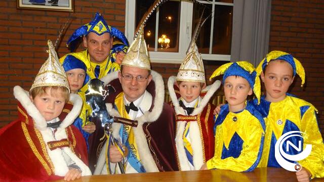 Carnavalvierende Stoeters in Herenthout strooien zondag zeker met confetti (1)