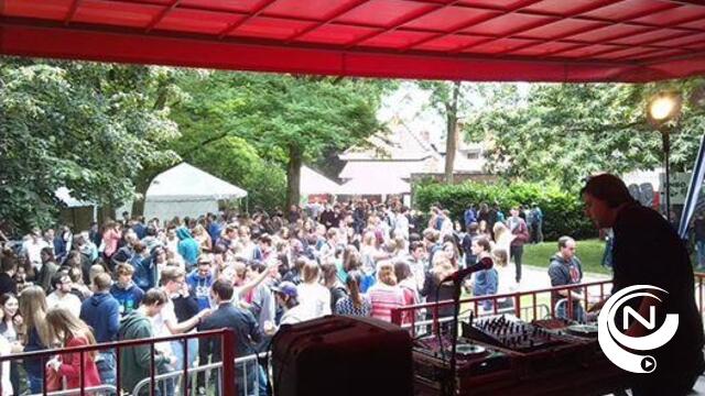 Gunther D. lokt vol huis bij Parkrock 