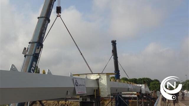 Afwerking nieuwe brug over Albertkanaal doet verkeer in Olen omrijden 