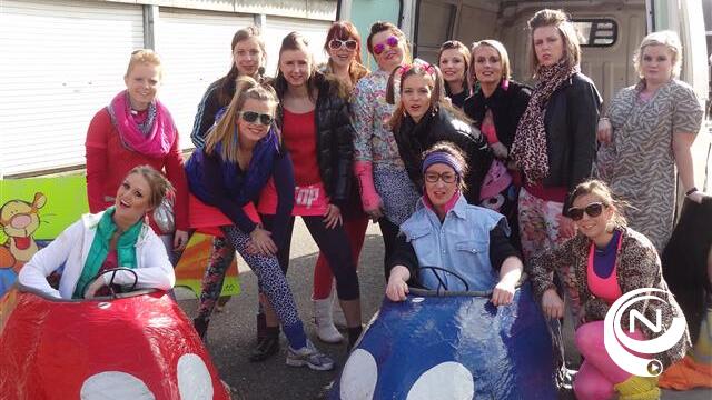 Massa feestvierders op verzorgde carnavalstoet in Herenthout 