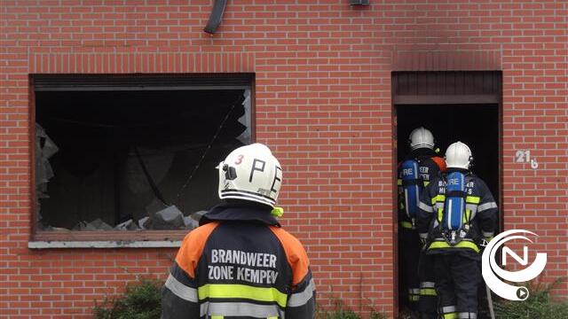 Woongedeelte verzorgers manège Starhorses Morkhoven brandt uit