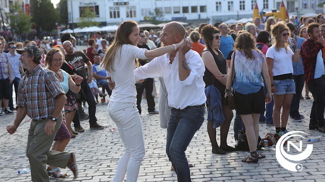 Ambiance onder stralende zon op Markt Turnhout op 21/7 - extra foto's