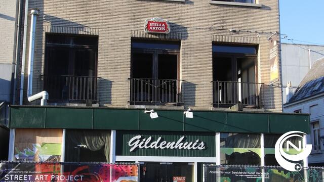 Familie Rastelli nu officieel eigenaar Gildenhuis op Grote Markt - archiefbeelden