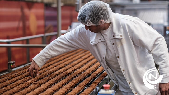 Mondelēz stapt over op papieren koekjesschaaltjes  : 'Omschakeling bespaart jaarlijks 2.200 ton plastic'