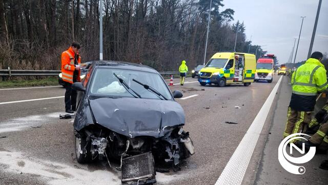 E313 :  personenwagen botst tegen vangrail, 1 gewonde aan Herentals-West/ Grobbendonk